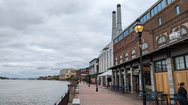 Savannah's riverside Plant District