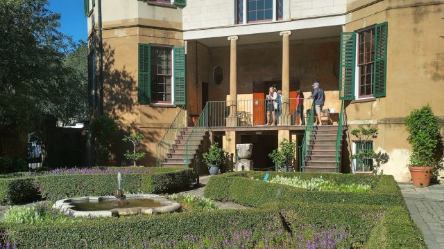 Outside of the Owens Thomson House museum